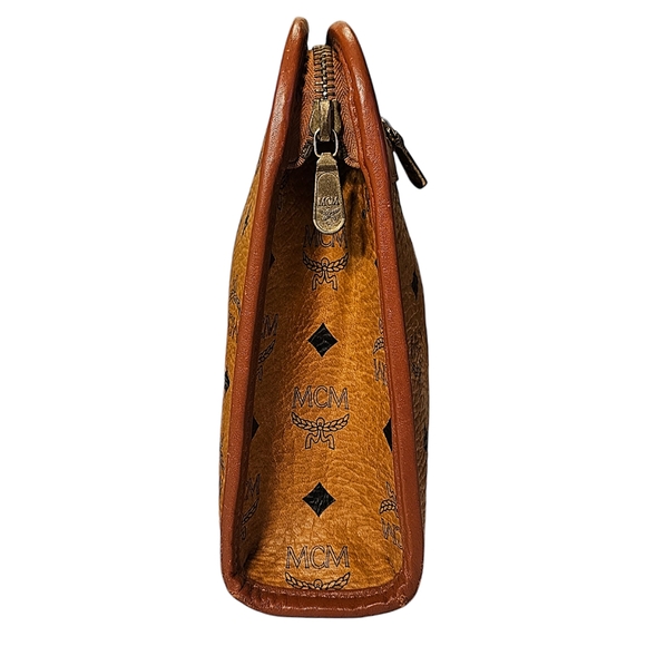 MCM CLUTCH - Picture 4 of 14